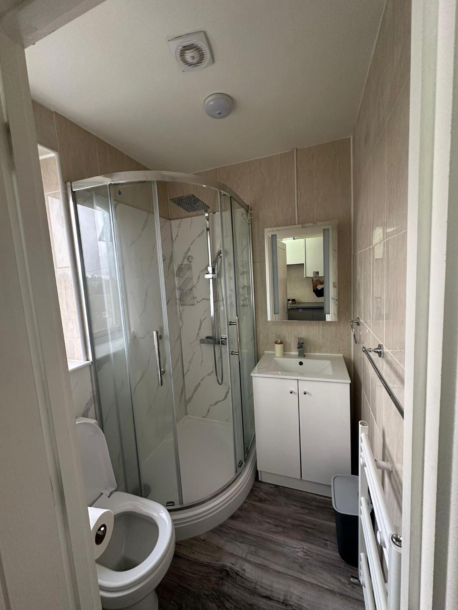 Lamorna Luton  Exteriér fotografie